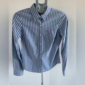 Hollister Women's Blue and White Striped Shirt
